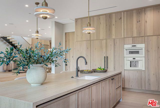 4830 Valjean Avenue, Encino (los Angeles), CA 91436