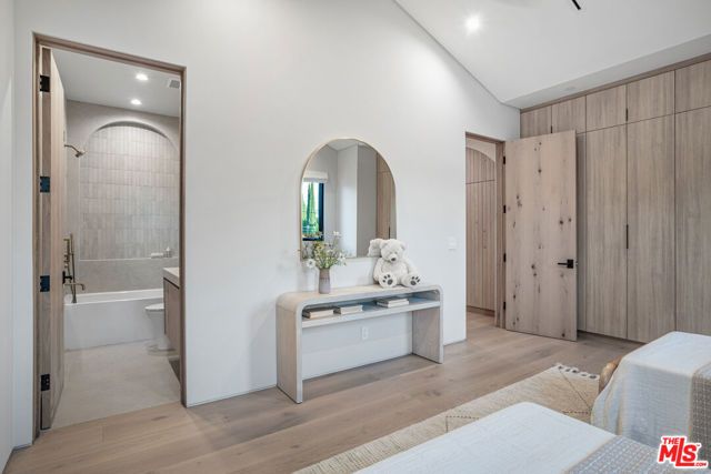 4830 Valjean Avenue, Encino (los Angeles), CA 91436