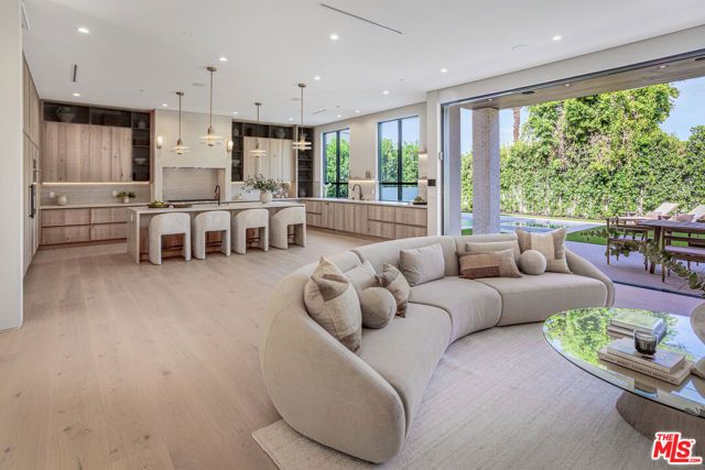 4830 Valjean Avenue, Encino (los Angeles), CA 91436