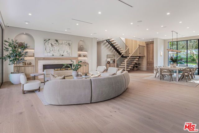 4830 Valjean Avenue, Encino (los Angeles), CA 91436