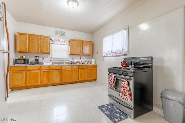 900 4th Street SW, Canton, OH 44707