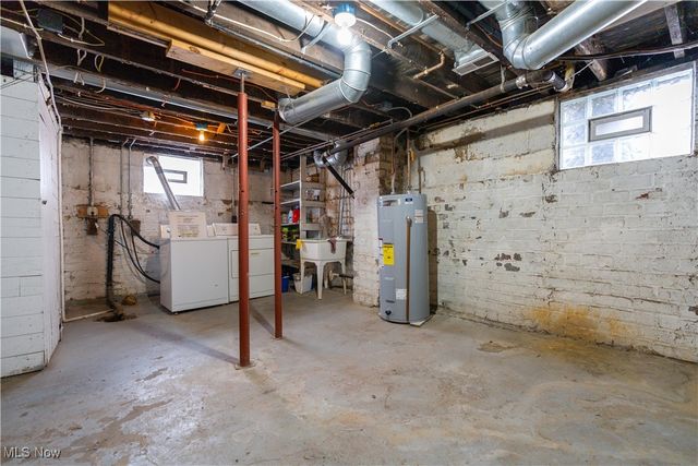 900 4th Street SW, Canton, OH 44707