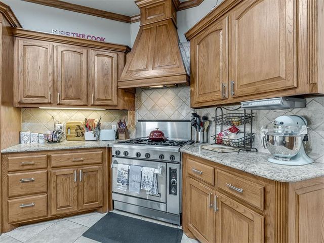 8030 Redhawk Lane, Edmond, OK 73034