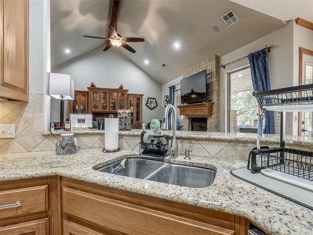 8030 Redhawk Lane, Edmond, OK 73034