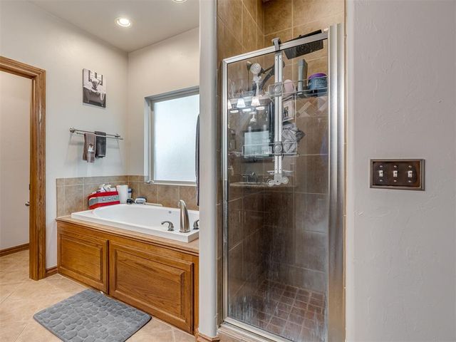 8030 Redhawk Lane, Edmond, OK 73034