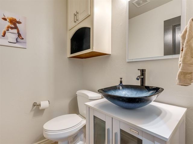 8030 Redhawk Lane, Edmond, OK 73034