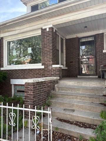 7744 S Rhodes Avenue, Chicago, IL 60619