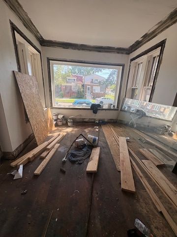 7744 S Rhodes Avenue, Chicago, IL 60619