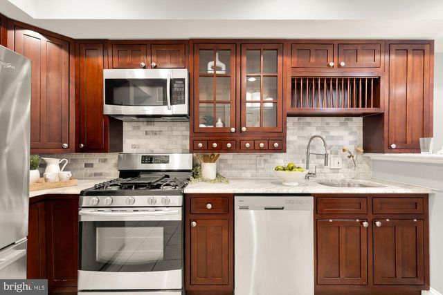 1740 L ST NE, Washington, DC 20002