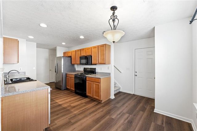 166 Village Trace, Woodstock, GA 30188