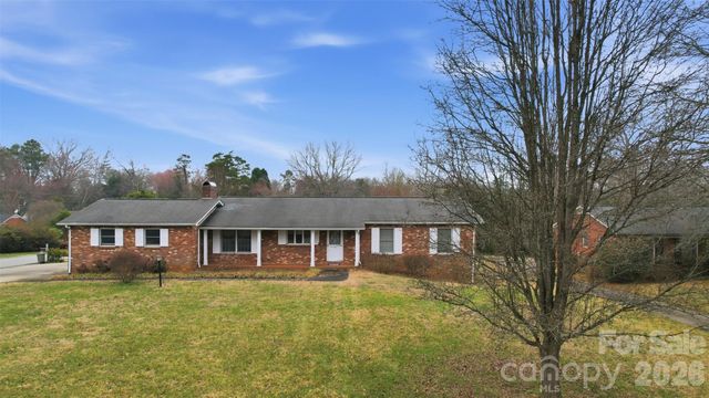 107 33rd Avenue NW, Hickory, NC 28601