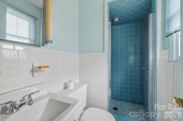 107 33rd Avenue NW, Hickory, NC 28601