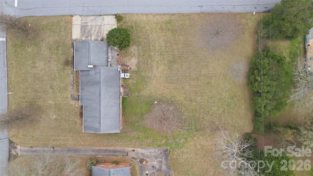 107 33rd Avenue NW, Hickory, NC 28601