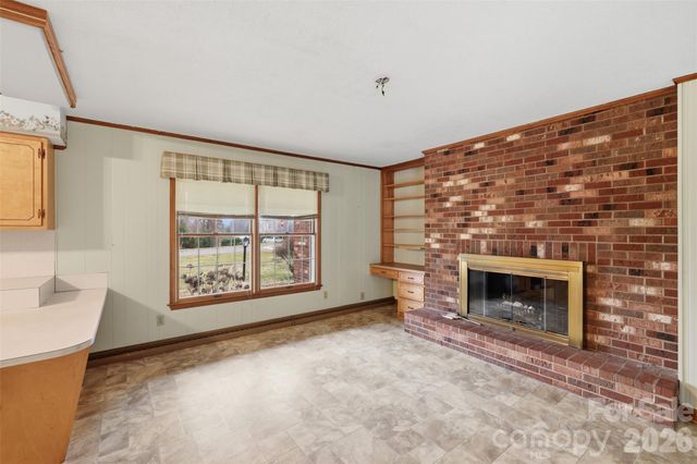 107 33rd Avenue NW, Hickory, NC 28601