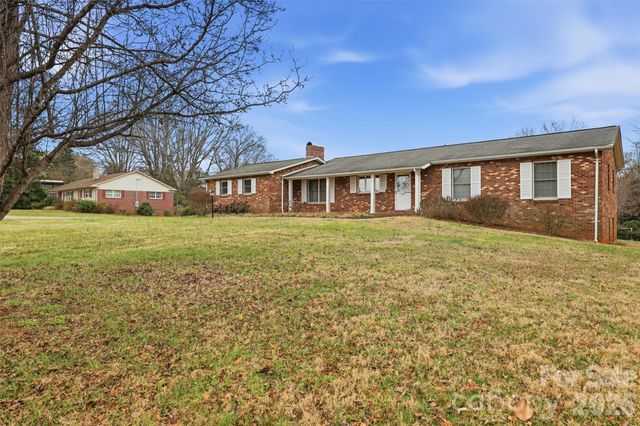 107 33rd Avenue NW, Hickory, NC 28601