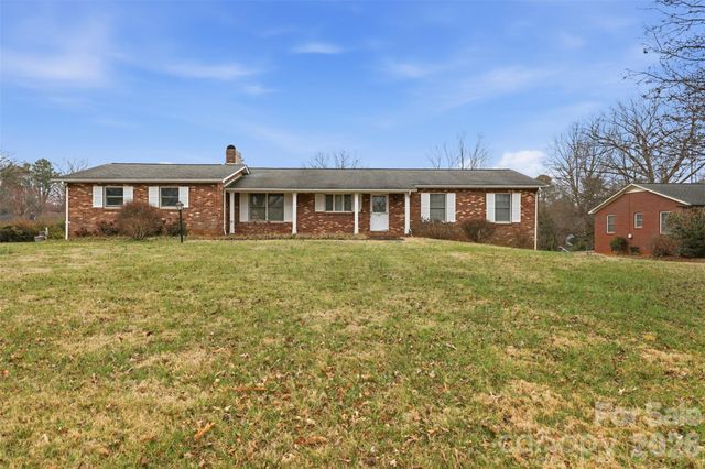 107 33rd Avenue NW, Hickory, NC 28601