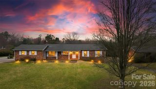 107 33rd Avenue NW, Hickory, NC 28601