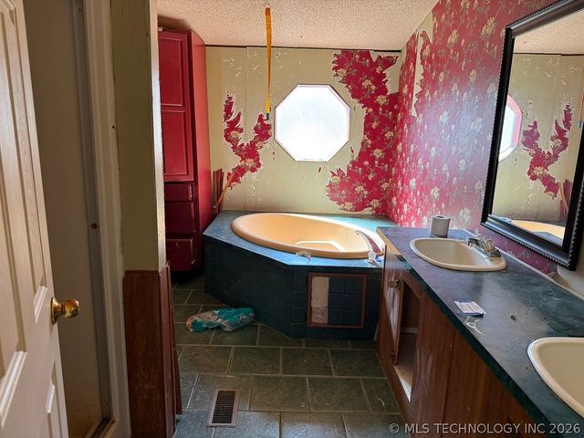 28180 E 12th Street, Catoosa, OK 74015