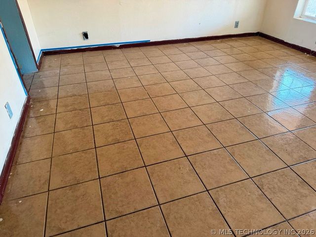 28180 E 12th Street, Catoosa, OK 74015