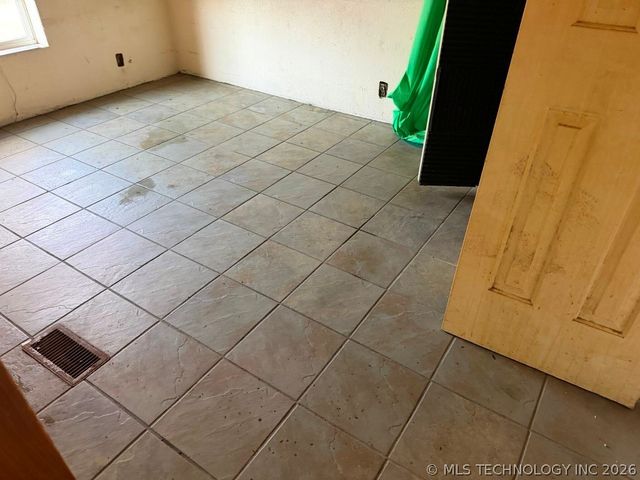 28180 E 12th Street, Catoosa, OK 74015