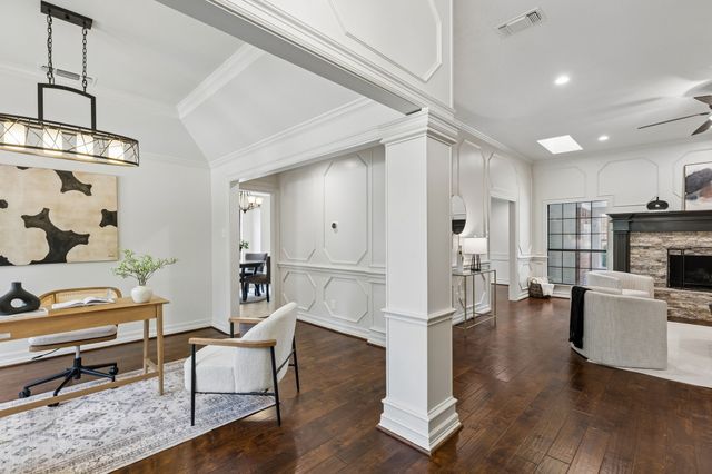 2521 Belmeade Drive, Carrollton, TX 75006