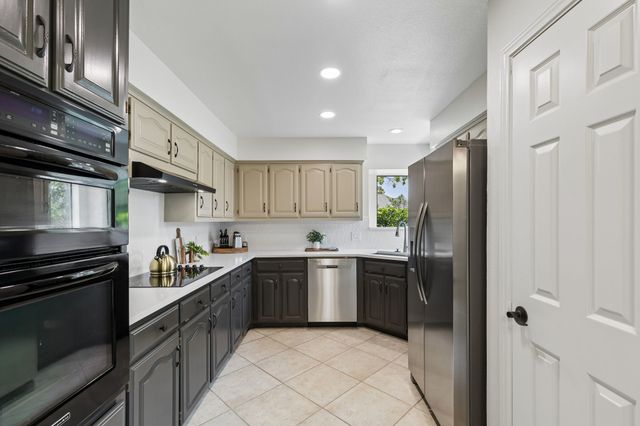 2521 Belmeade Drive, Carrollton, TX 75006