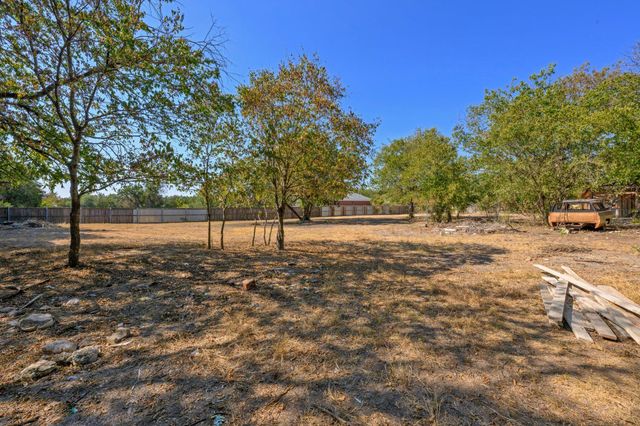 7605 Wood Cliff DR, Austin, TX 78745