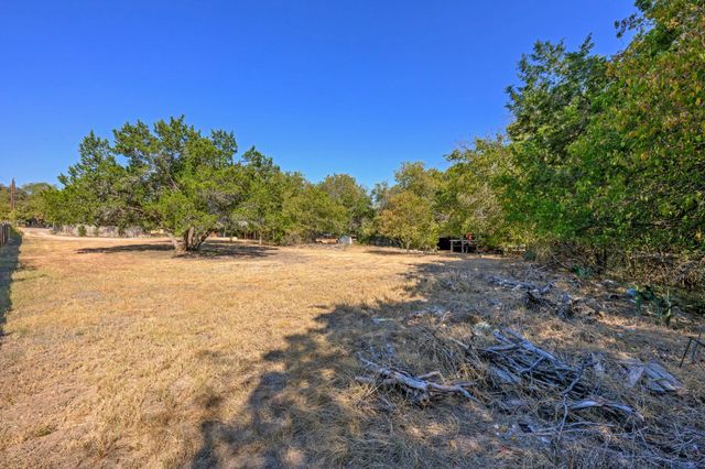 7605 Wood Cliff DR, Austin, TX 78745