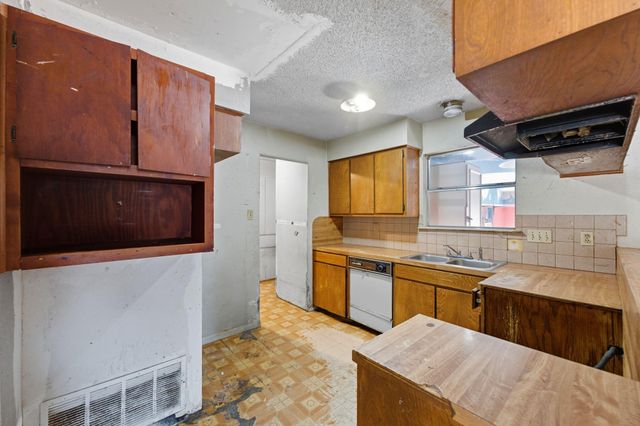 7605 Wood Cliff DR, Austin, TX 78745