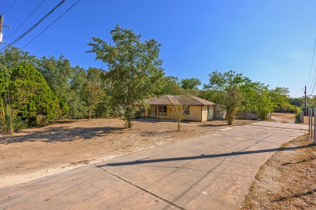7605 Wood Cliff DR, Austin, TX 78745