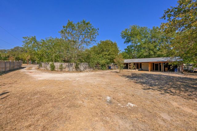 7605 Wood Cliff DR, Austin, TX 78745