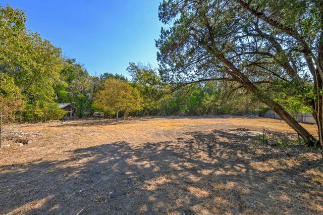 7605 Wood Cliff DR, Austin, TX 78745