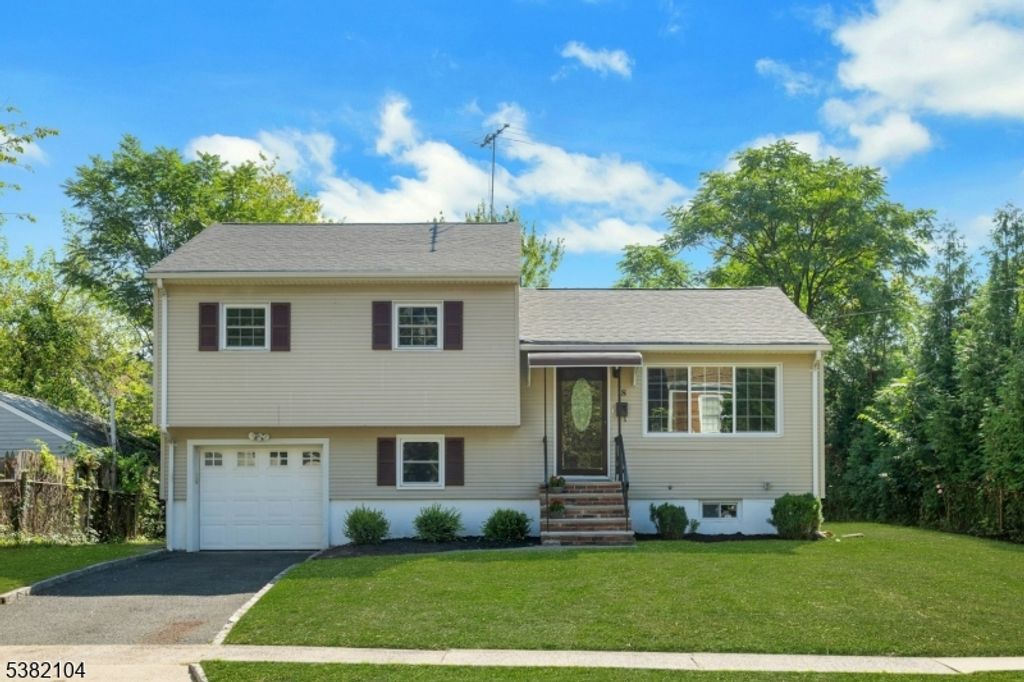 18 Ashwood Ave, Summit City, NJ 07901
