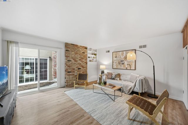 24006 Azevedo Ave, Hayward, CA 94541