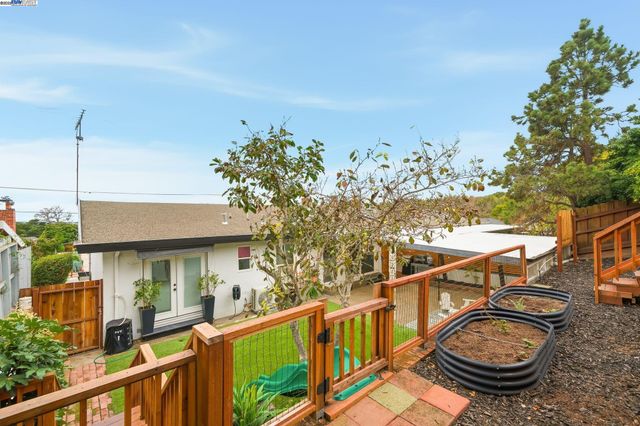 24006 Azevedo Ave, Hayward, CA 94541