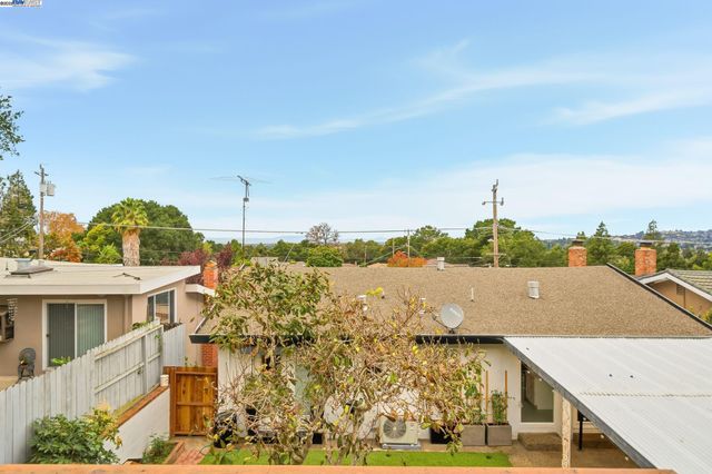 24006 Azevedo Ave, Hayward, CA 94541