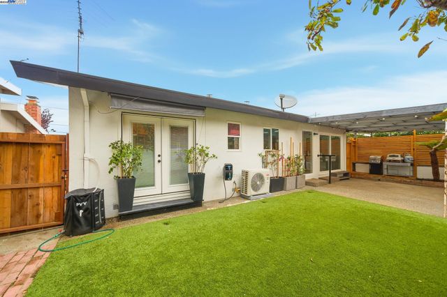 24006 Azevedo Ave, Hayward, CA 94541