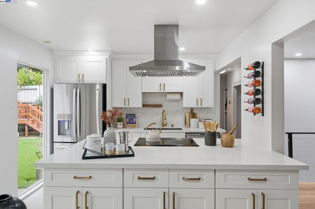 24006 Azevedo Ave, Hayward, CA 94541