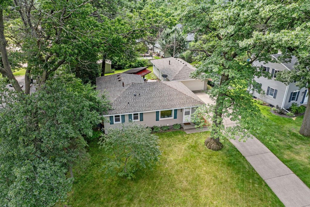 366 104th Lane NE, Blaine, MN 55434