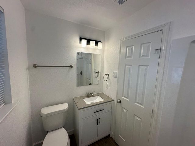 934 Bacliff Drive, Bacliff, TX 77518
