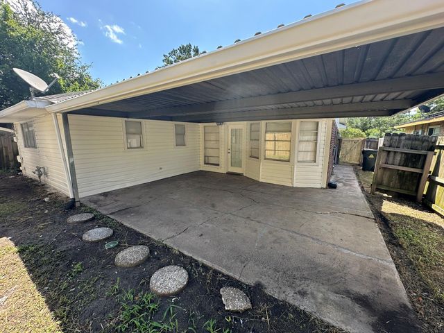 934 Bacliff Drive, Bacliff, TX 77518