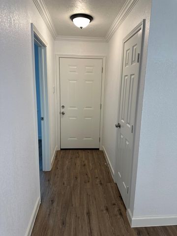 934 Bacliff Drive, Bacliff, TX 77518