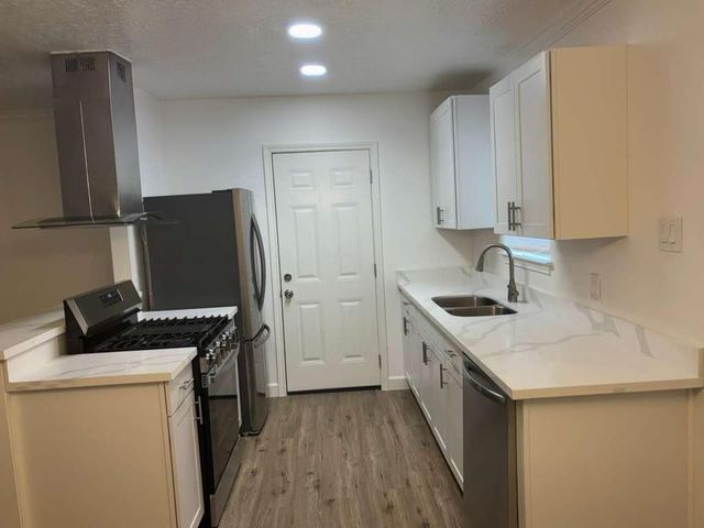 934 Bacliff Drive, Bacliff, TX 77518