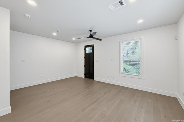 311 E Evergreen St Bldg 18, San Antonio, TX 78212