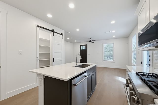 311 E Evergreen St Bldg 18, San Antonio, TX 78212