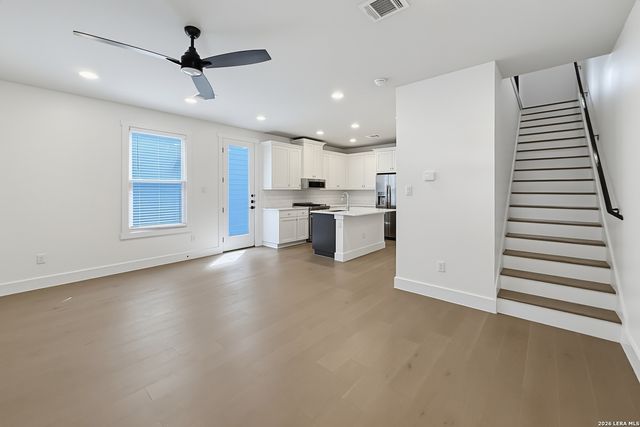 311 E Evergreen St Bldg 18, San Antonio, TX 78212
