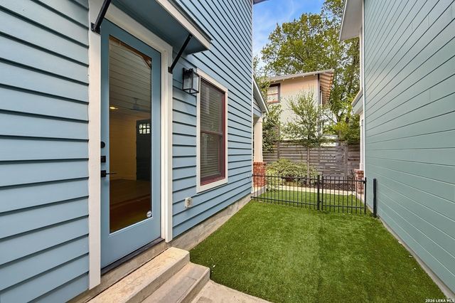311 E Evergreen St Bldg 18, San Antonio, TX 78212