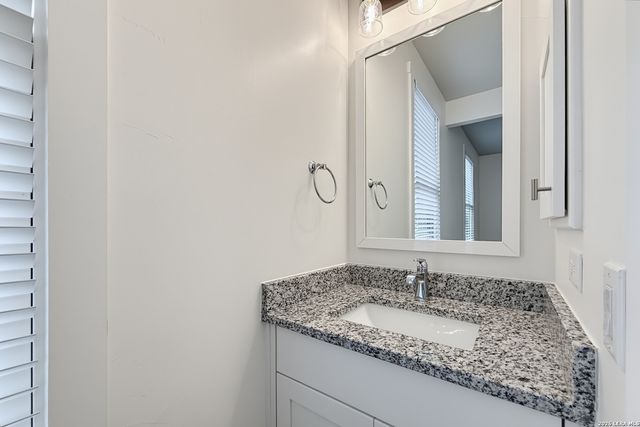 311 E Evergreen St Bldg 18, San Antonio, TX 78212