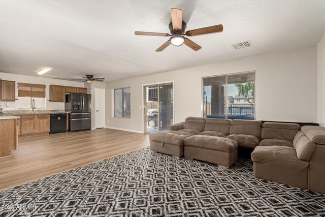 18960 N TOLEDO Avenue, Maricopa, AZ 85138