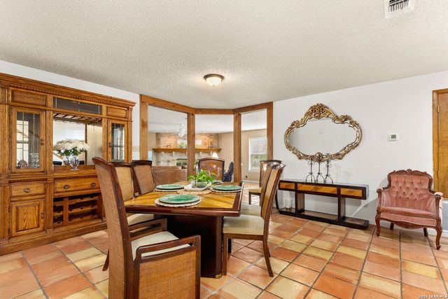 350 Ullrich, Marion, TX 78124